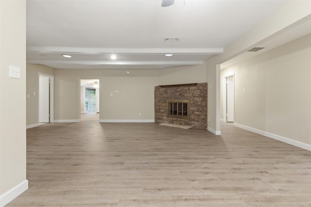 2703 Oak Cliff Lane, Arlington, TX 76012 — photo 3
