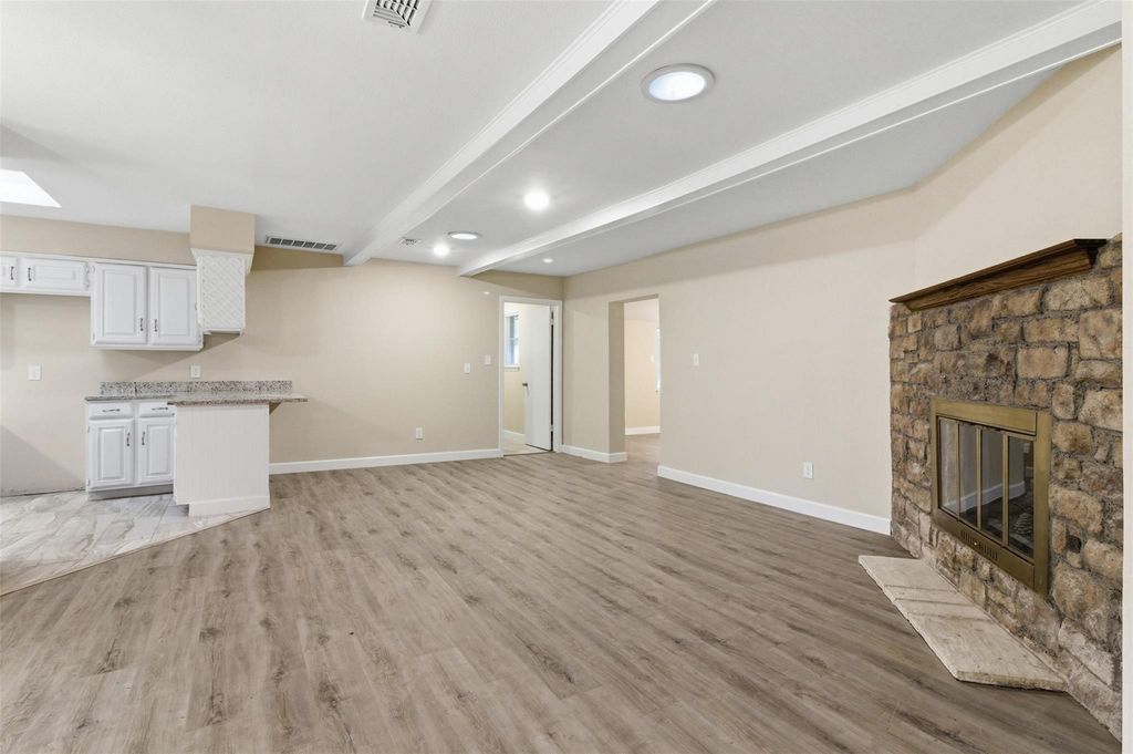 2703 Oak Cliff Lane, Arlington, TX 76012 — photo 4