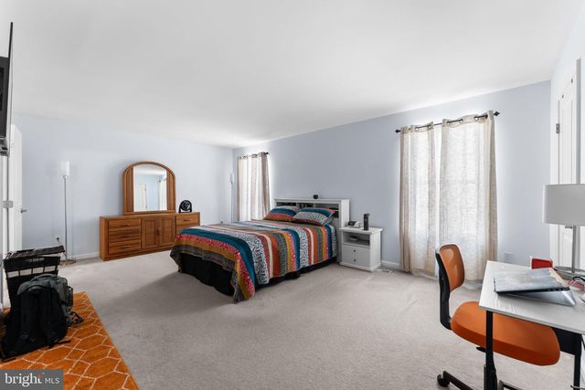 8 REMBRANDT WAY, Mays Landing, NJ 08330