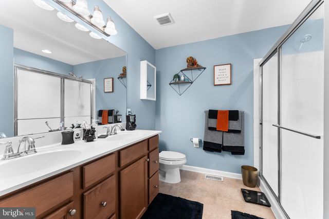 8 REMBRANDT WAY, Mays Landing, NJ 08330