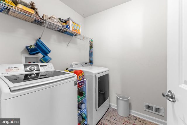 8 REMBRANDT WAY, Mays Landing, NJ 08330