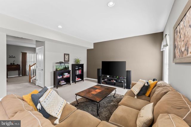 8 REMBRANDT WAY, Mays Landing, NJ 08330