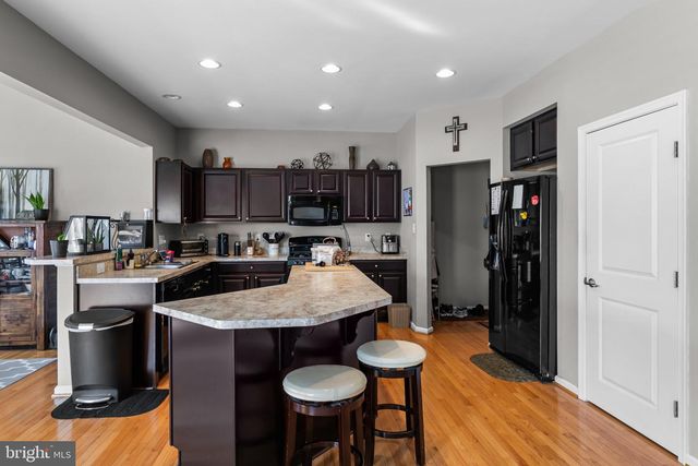 8 REMBRANDT WAY, Mays Landing, NJ 08330