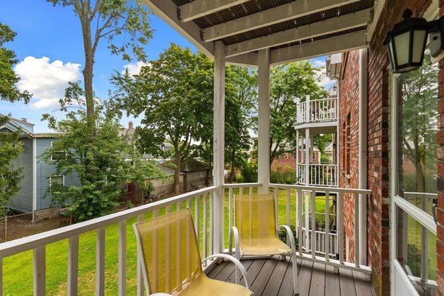 19 Paris St 203, Medford, MA 02155