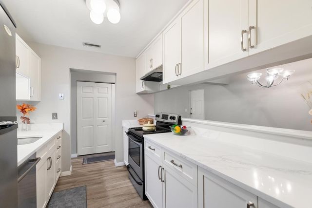 19 Paris St 203, Medford, MA 02155