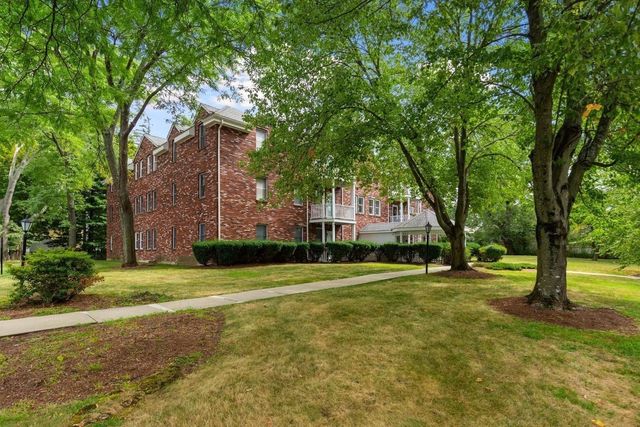 19 Paris St 203, Medford, MA 02155