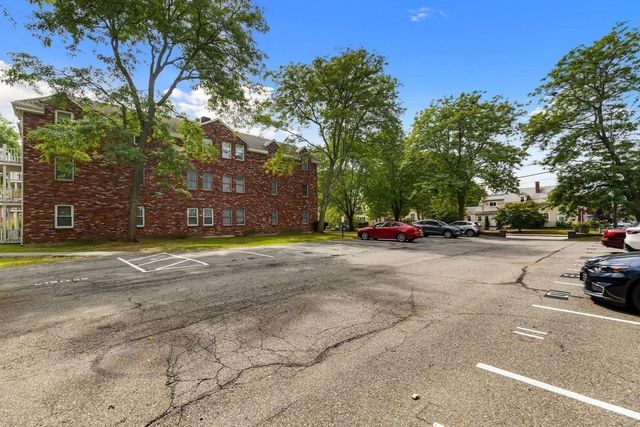 19 Paris St 203, Medford, MA 02155