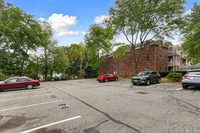 19 Paris St 203, Medford, MA 02155