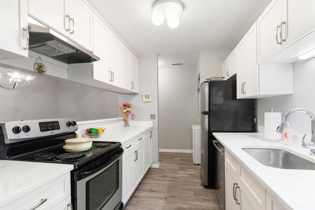 19 Paris St 203, Medford, MA 02155