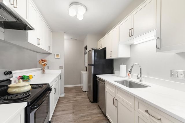 19 Paris St 203, Medford, MA 02155
