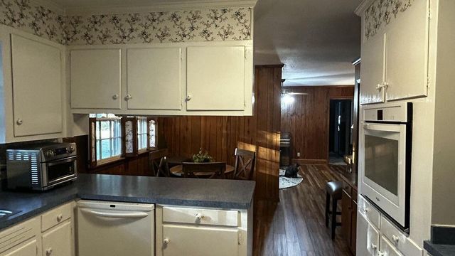 617 Pickwood Drive, Manning, SC 29102