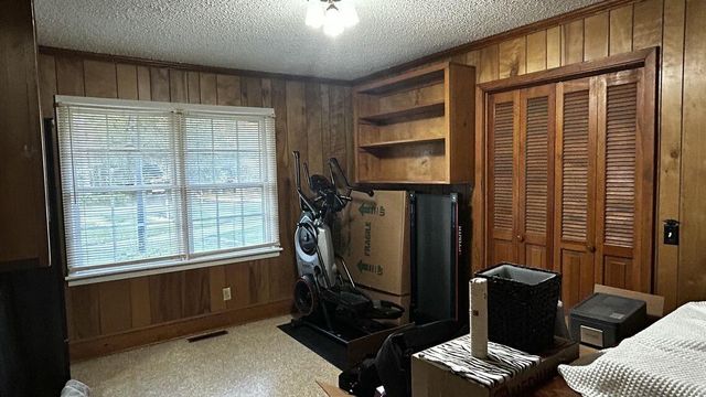 617 Pickwood Drive, Manning, SC 29102