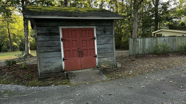 617 Pickwood Drive, Manning, SC 29102