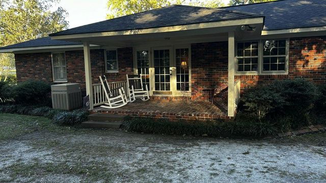 617 Pickwood Drive, Manning, SC 29102