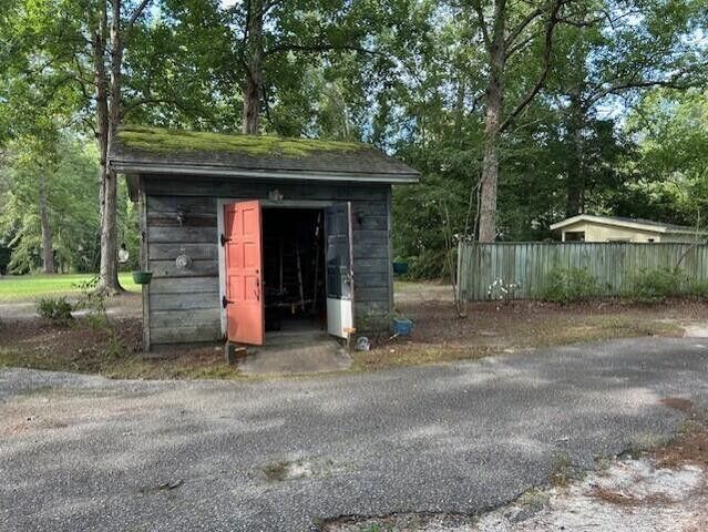 617 Pickwood Drive, Manning, SC 29102