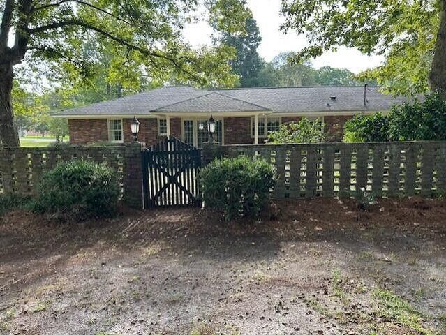 617 Pickwood Drive, Manning, SC 29102