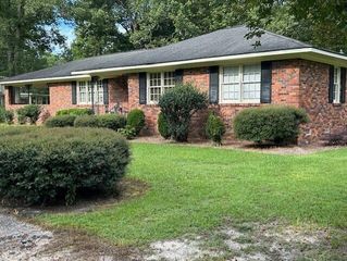 617 Pickwood Drive, Manning, SC 29102