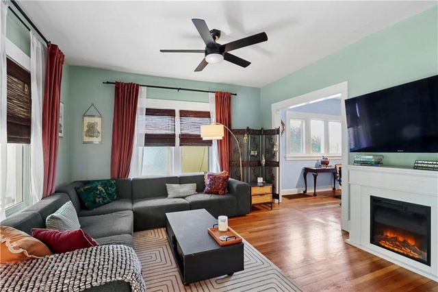 4208 Charlotte Street, Kansas City, MO 64110