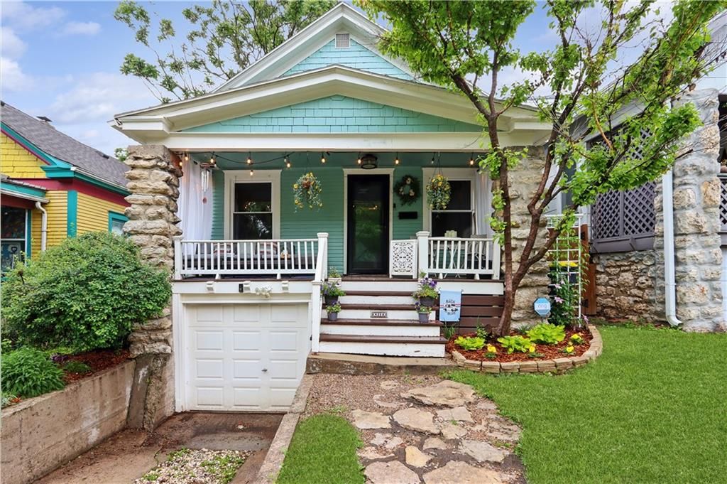 4208 Charlotte Street, Kansas City, MO 64110