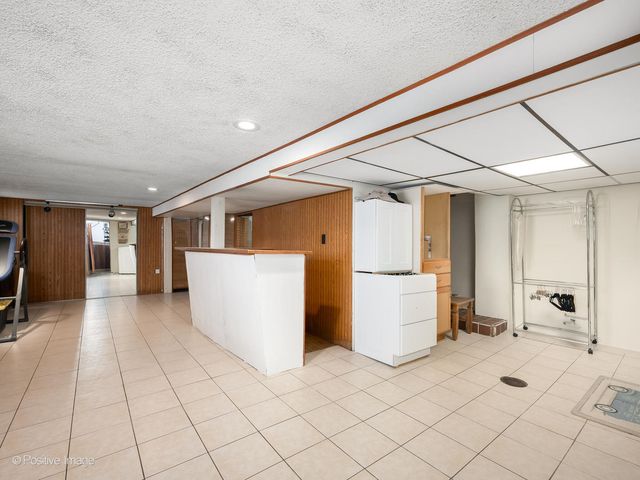 2710 N 74th Avenue N, Elmwood Park, IL 60707