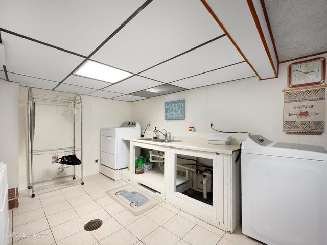 2710 N 74th Avenue N, Elmwood Park, IL 60707