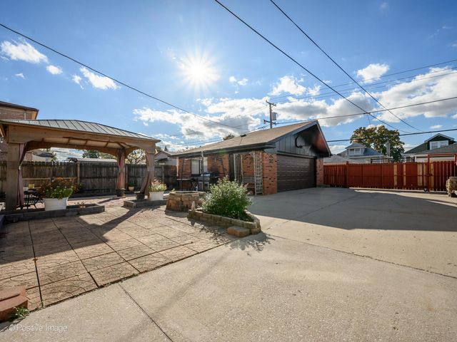 2710 N 74th Avenue N, Elmwood Park, IL 60707