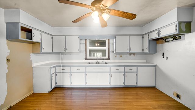 15611 Grant Street, Crown Point, IN 46307