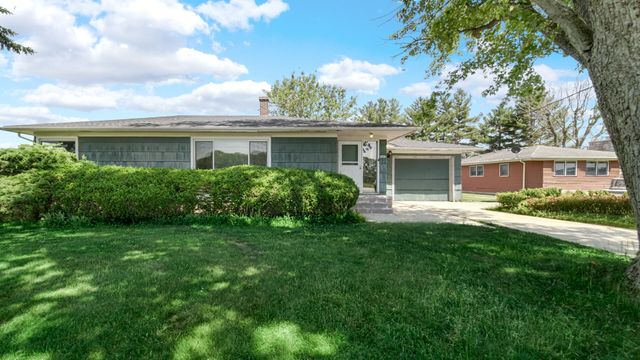 15611 Grant Street, Crown Point, IN 46307