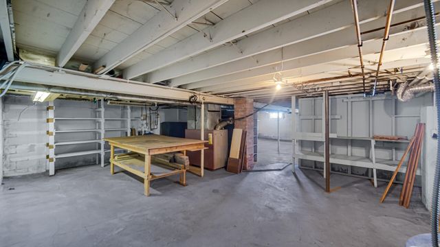 15611 Grant Street, Crown Point, IN 46307