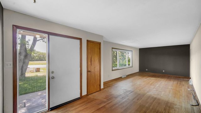 15611 Grant Street, Crown Point, IN 46307