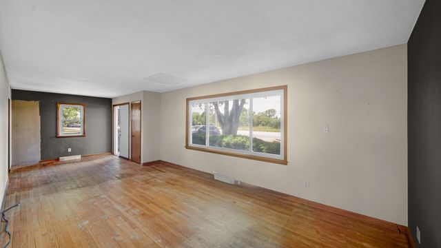 15611 Grant Street, Crown Point, IN 46307