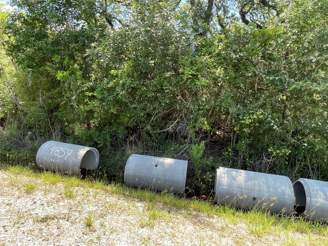 4859 County Road 288, Angleton, TX 77515
