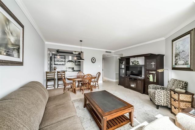 15 Greenway Plaza 10B, Houston, TX 77046