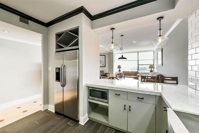 15 Greenway Plaza 10B, Houston, TX 77046