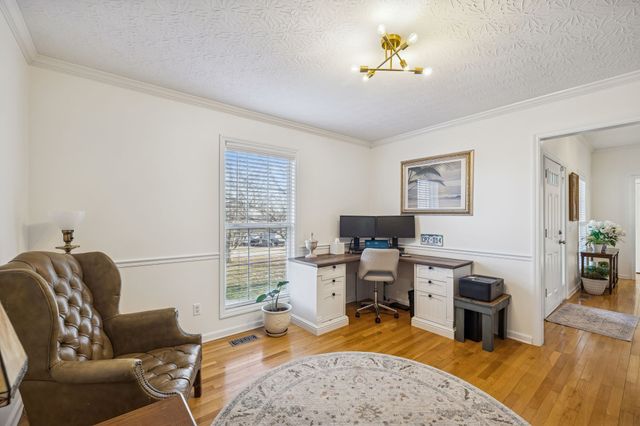 1705 Wynnewood Dr, Chapmansboro, TN 37035