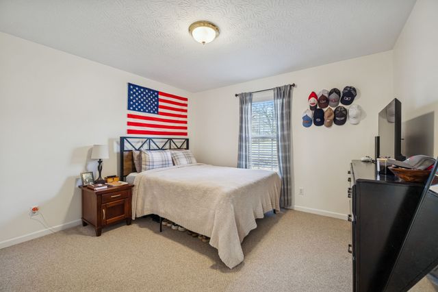 1705 Wynnewood Dr, Chapmansboro, TN 37035