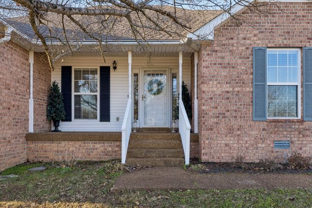 1705 Wynnewood Dr, Chapmansboro, TN 37035
