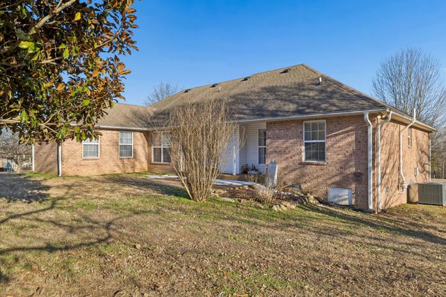 1705 Wynnewood Dr, Chapmansboro, TN 37035
