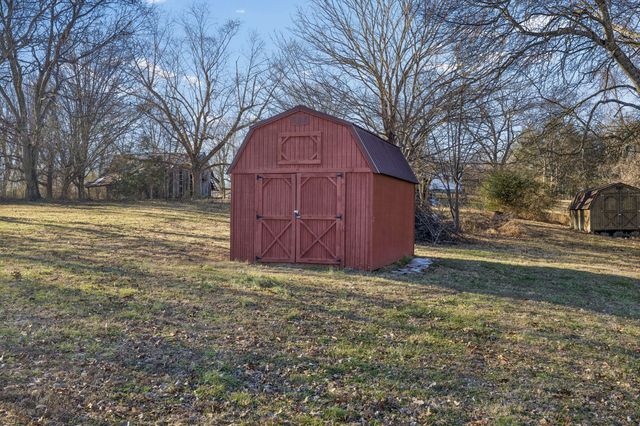 1705 Wynnewood Dr, Chapmansboro, TN 37035