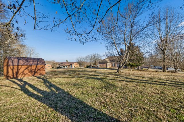 1705 Wynnewood Dr, Chapmansboro, TN 37035