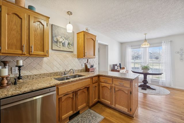 1705 Wynnewood Dr, Chapmansboro, TN 37035