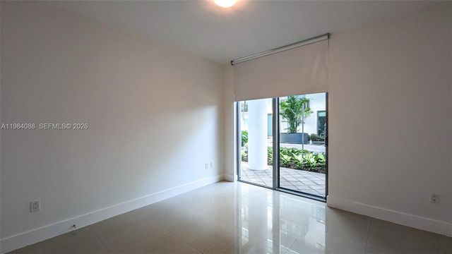 6000 Collins Ave 111, Miami Beach, FL 33140