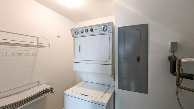 6000 Collins Ave 111, Miami Beach, FL 33140