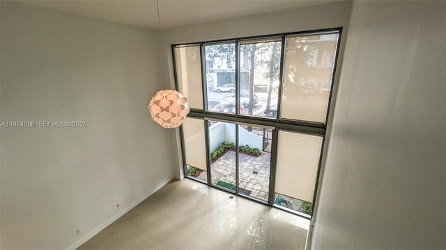 6000 Collins Ave 111, Miami Beach, FL 33140