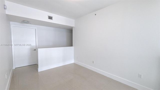 6000 Collins Ave 111, Miami Beach, FL 33140