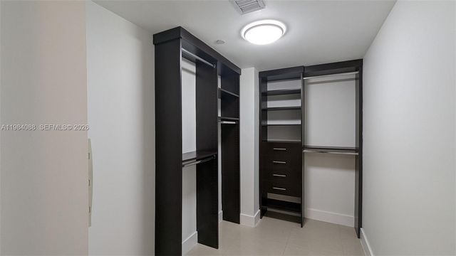 6000 Collins Ave 111, Miami Beach, FL 33140