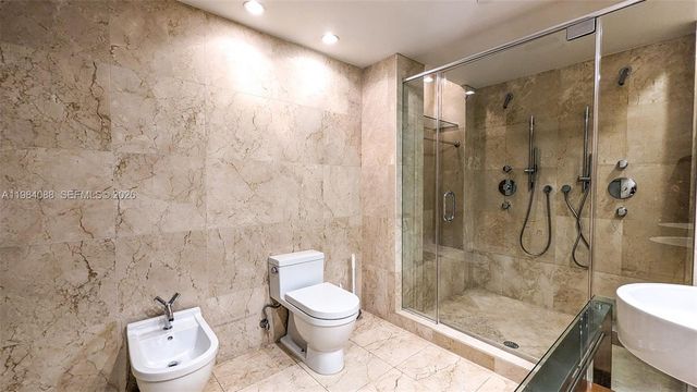 6000 Collins Ave 111, Miami Beach, FL 33140