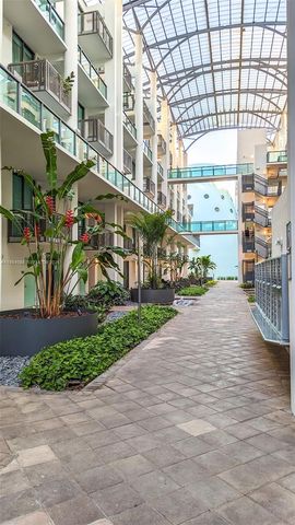 6000 Collins Ave 111, Miami Beach, FL 33140