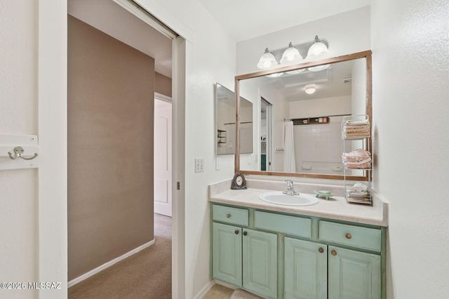 8361 S Egyptian Drive, Tucson, AZ 85747