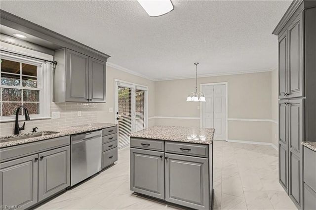 190 Scottsdale Lane, Clemmons, NC 27012